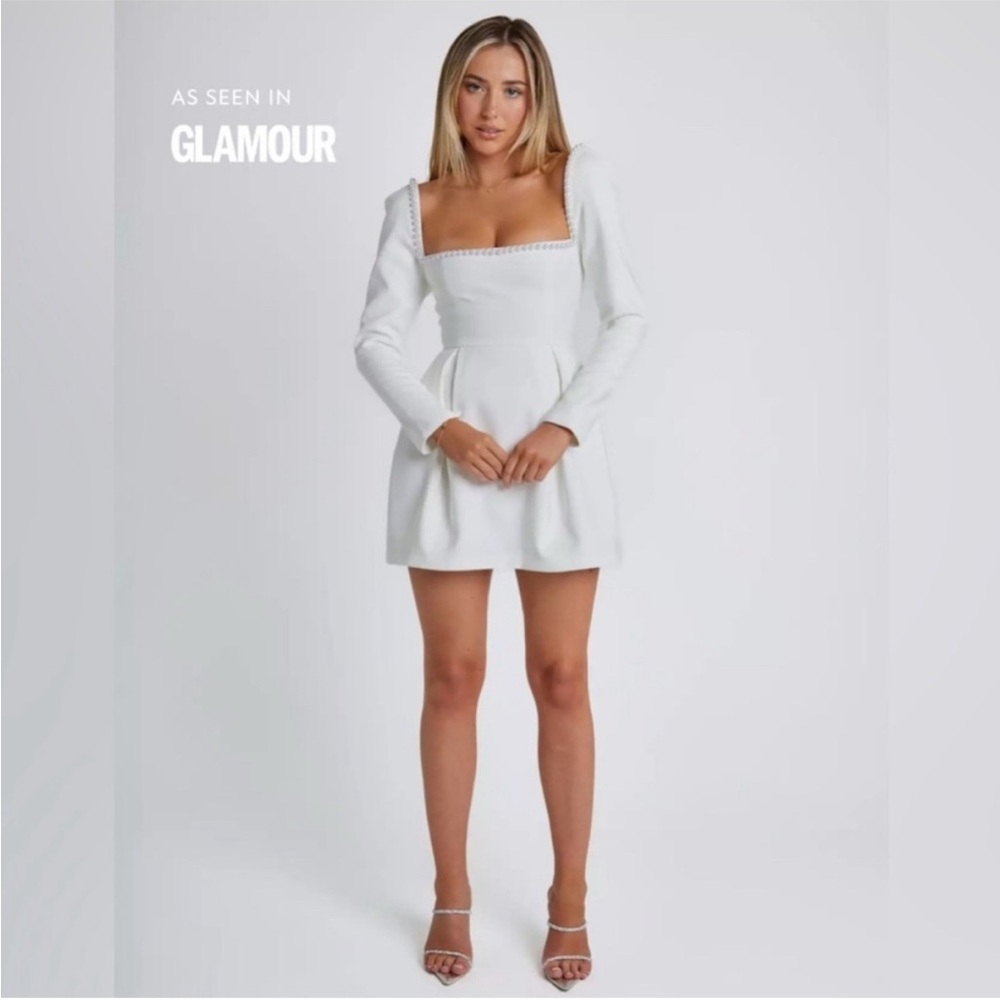 Chic White Long-Sleeve Dress